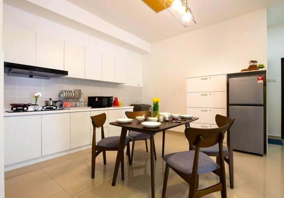 Melacca 3 Bedroom Family Suite-5min To Jonker#14pax Apartment *