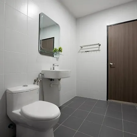 Melacca 3 Bedroom Family Suite-5Min To Jonker#14Pax Kampong Tambak Exterior photo