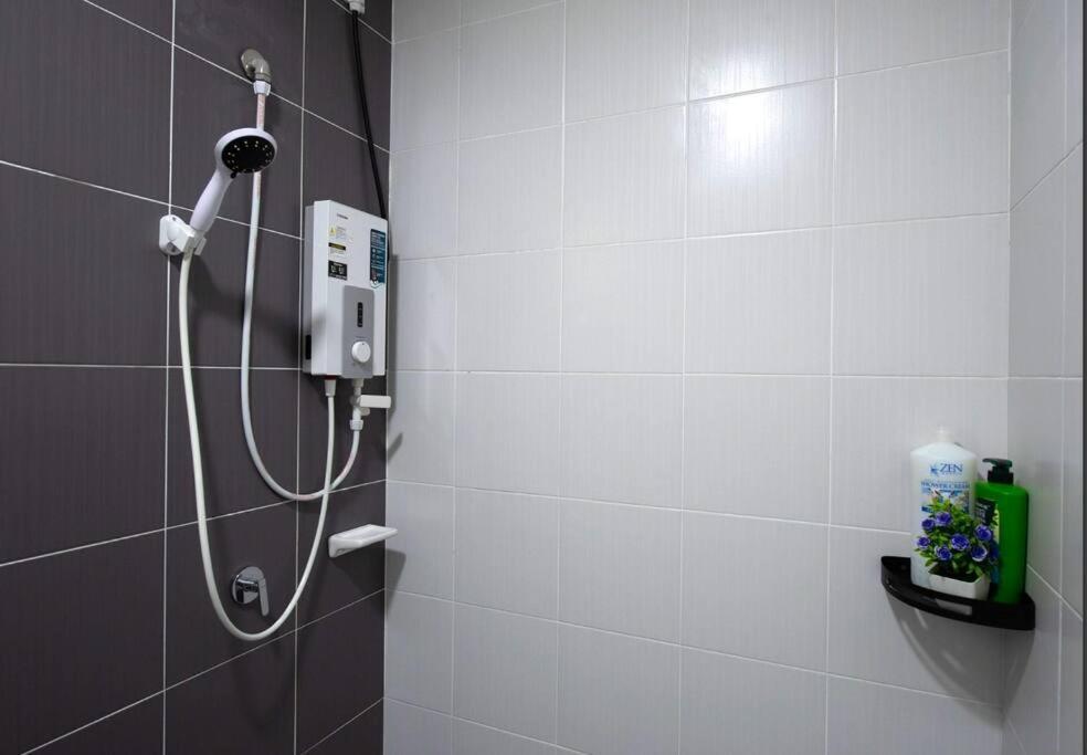 Melacca 3 Bedroom Family Suite-5min To Jonker#14pax Pangsapuri *