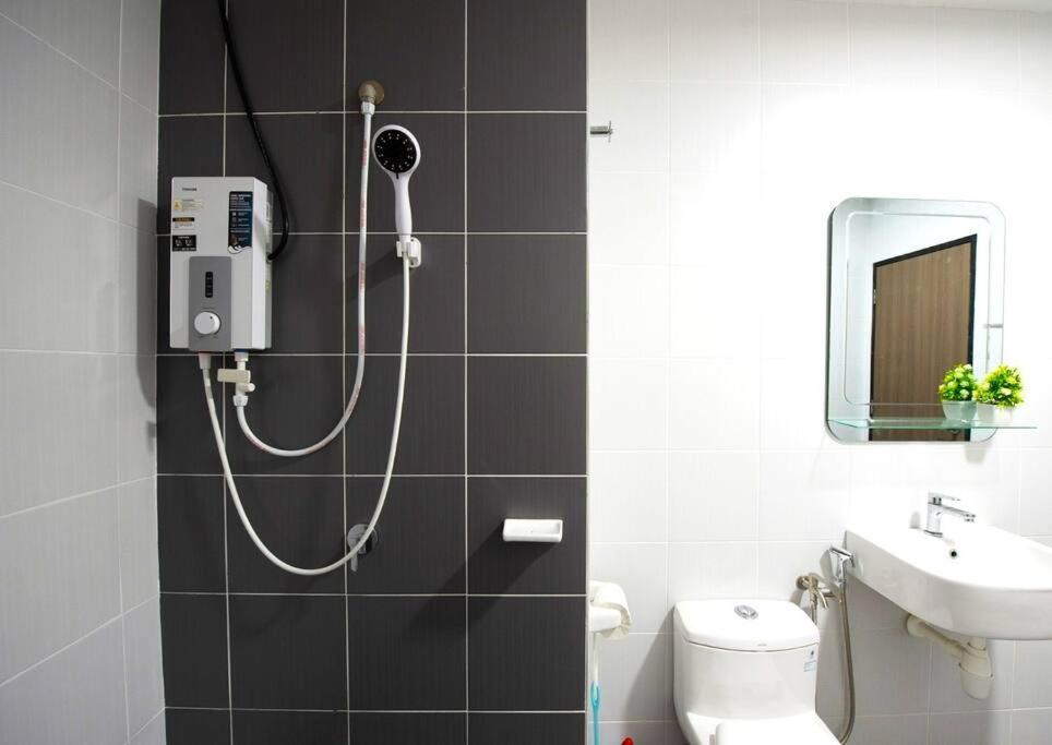 Melacca 3 Bedroom Family Suite-5min To Jonker#14pax